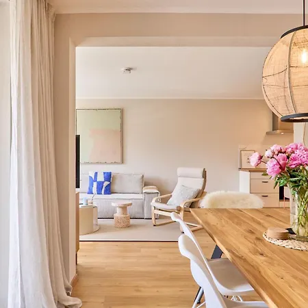 Apartment Am *